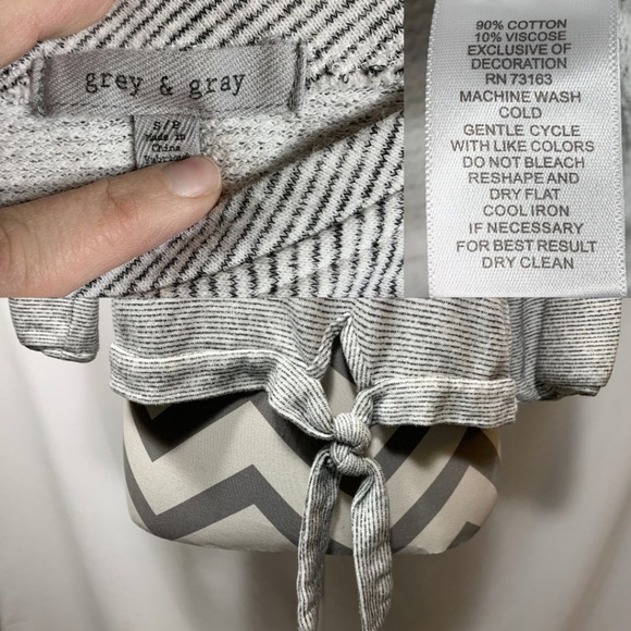 🖤 Grey & Gray Striped Cropped Sweatshirt Top - Picture 5 of 9